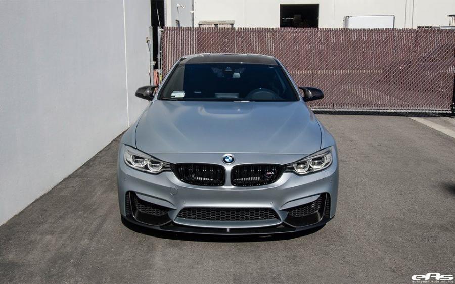  BMW M4 Coupe Frozen Silver M Performance 2016 года  (фото 3 из 10)